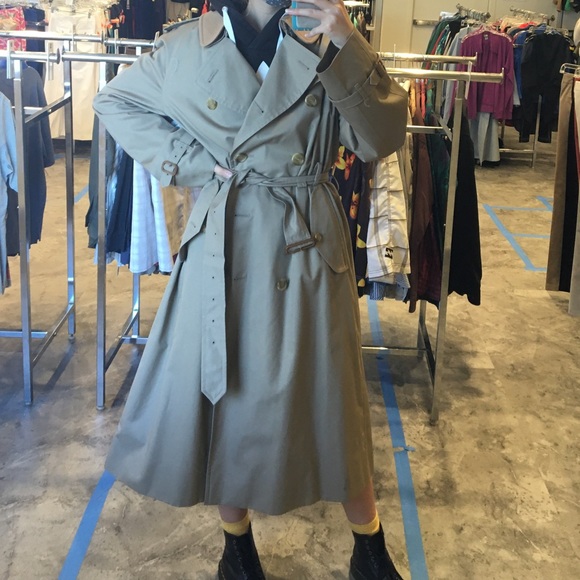 Vintage Burberry Trench Coat - Picture 6 of 6